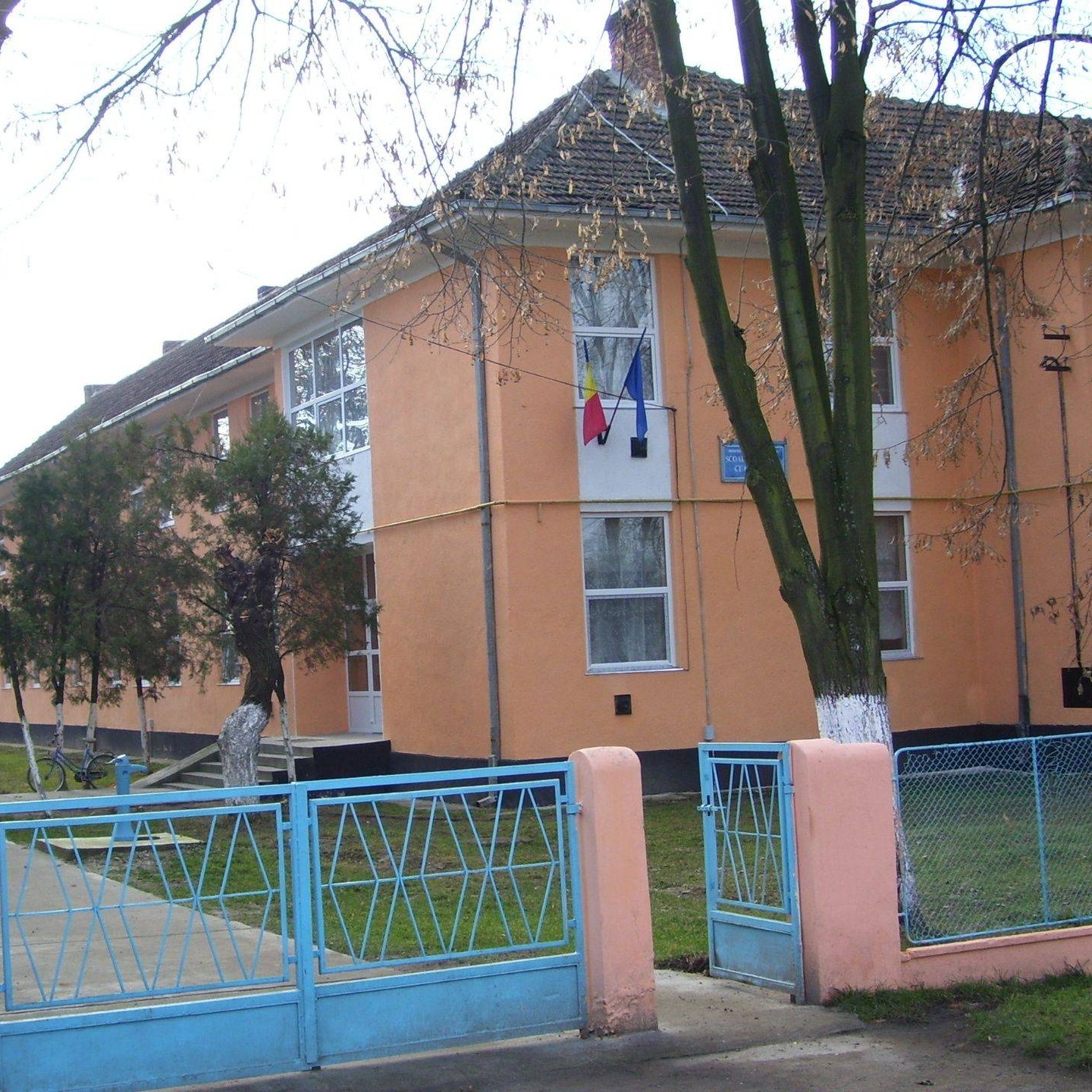 Clădirea școlii